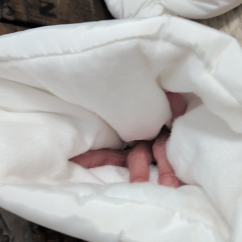 UGG Dip Puffer Waterproof Boot Covers White, New Without Tags - Picture 5 of 7